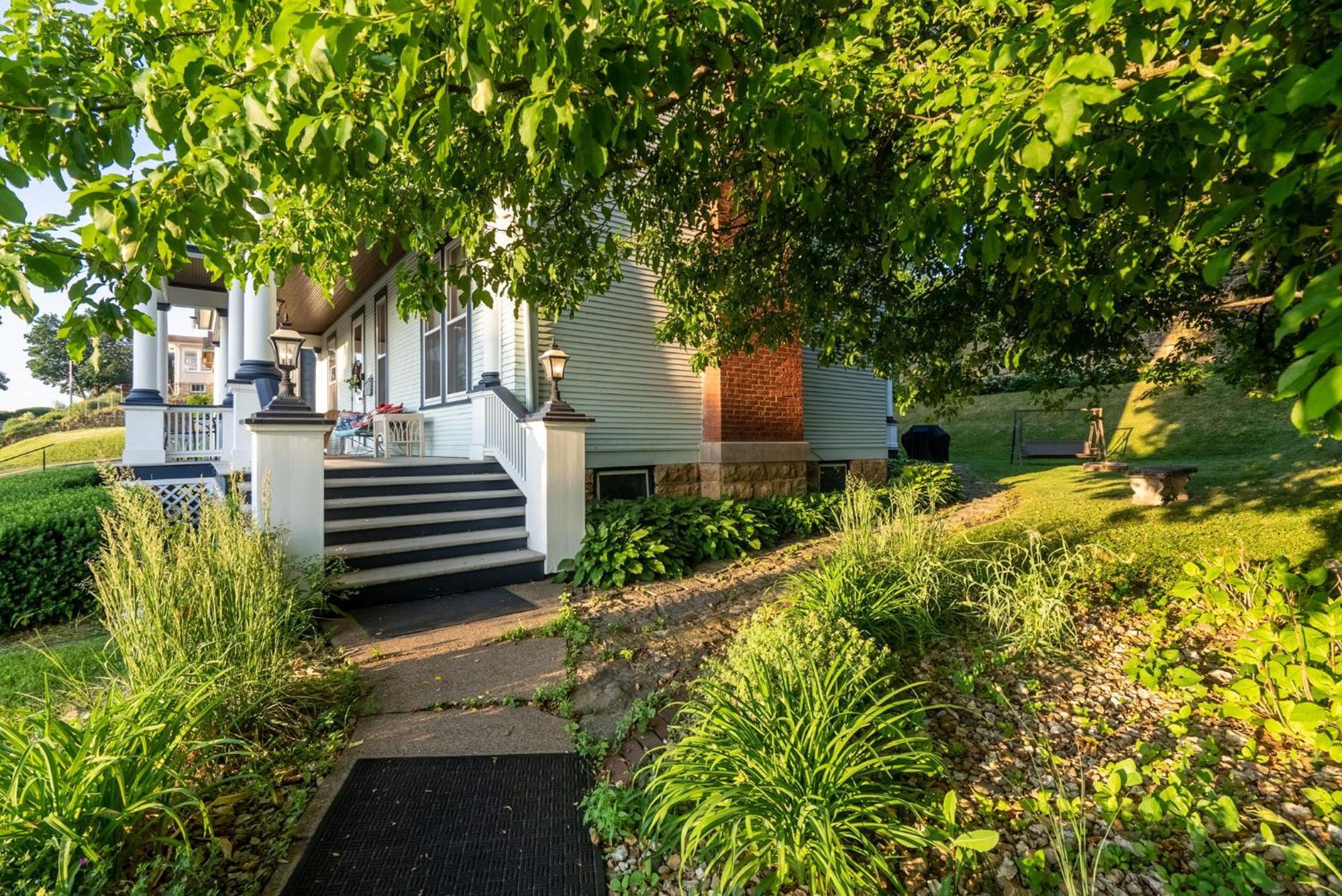 Dubuque'S Front Porch, Historic Charmer, Walk Downtown ภายนอก รูปภาพ
