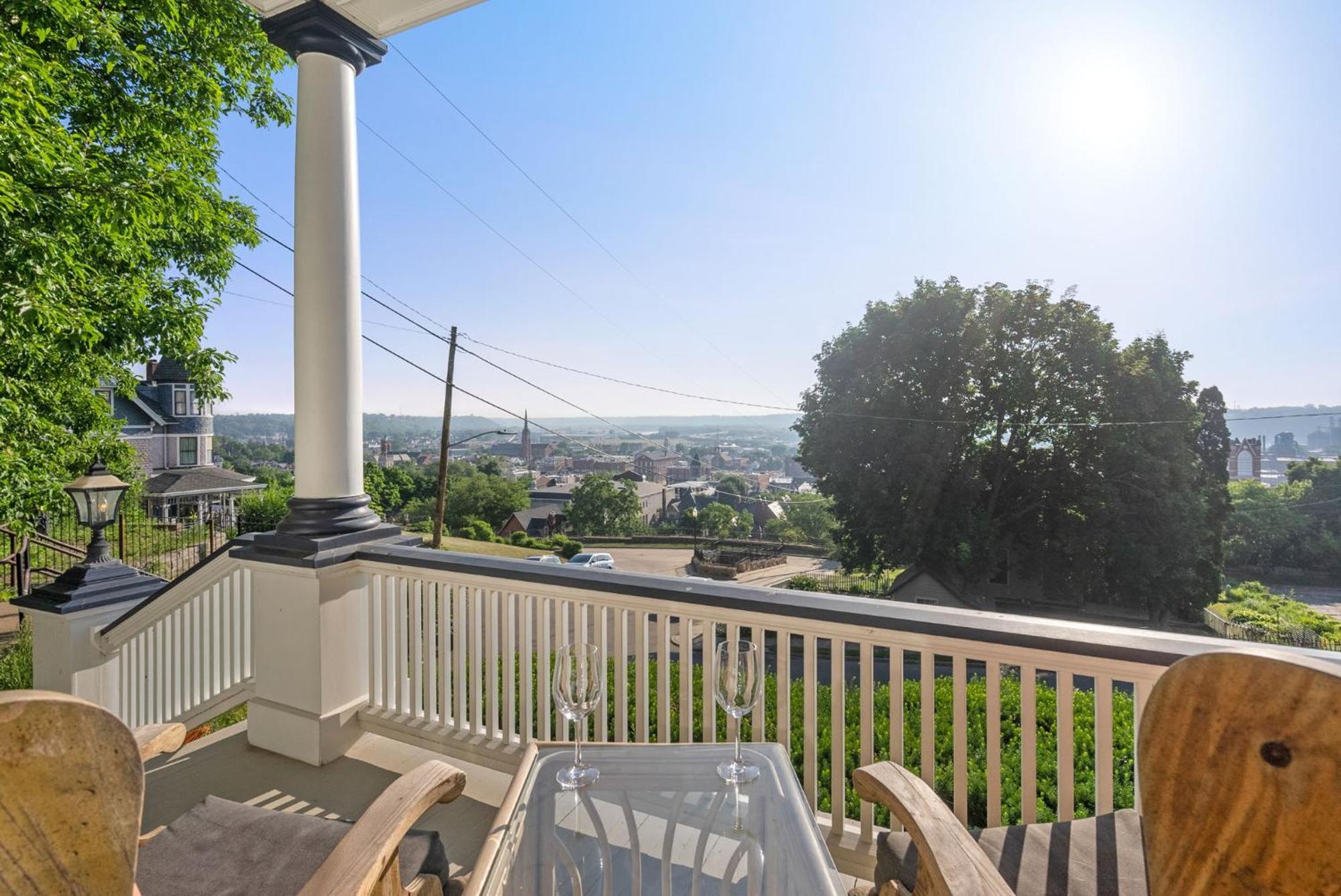 Dubuque'S Front Porch, Historic Charmer, Walk Downtown ภายนอก รูปภาพ