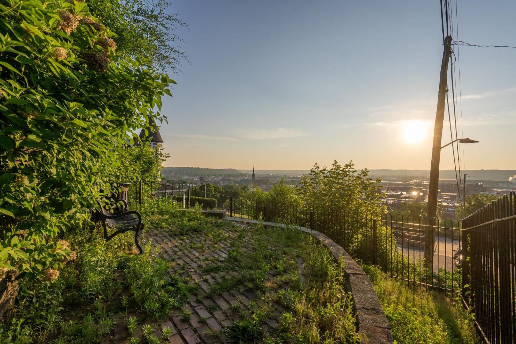 Dubuque'S Front Porch, Historic Charmer, Walk Downtown ภายนอก รูปภาพ