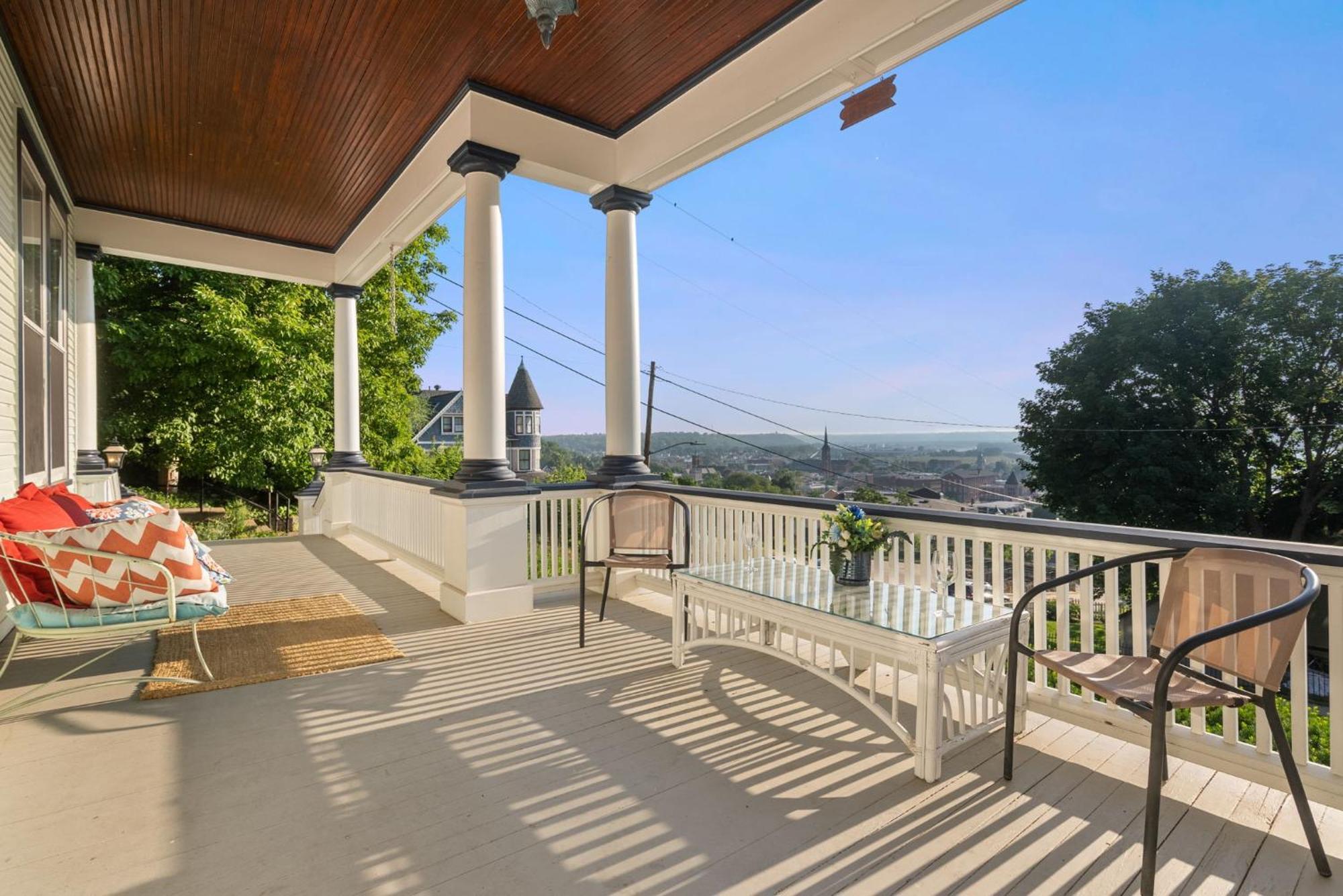 Dubuque'S Front Porch, Historic Charmer, Walk Downtown ภายนอก รูปภาพ